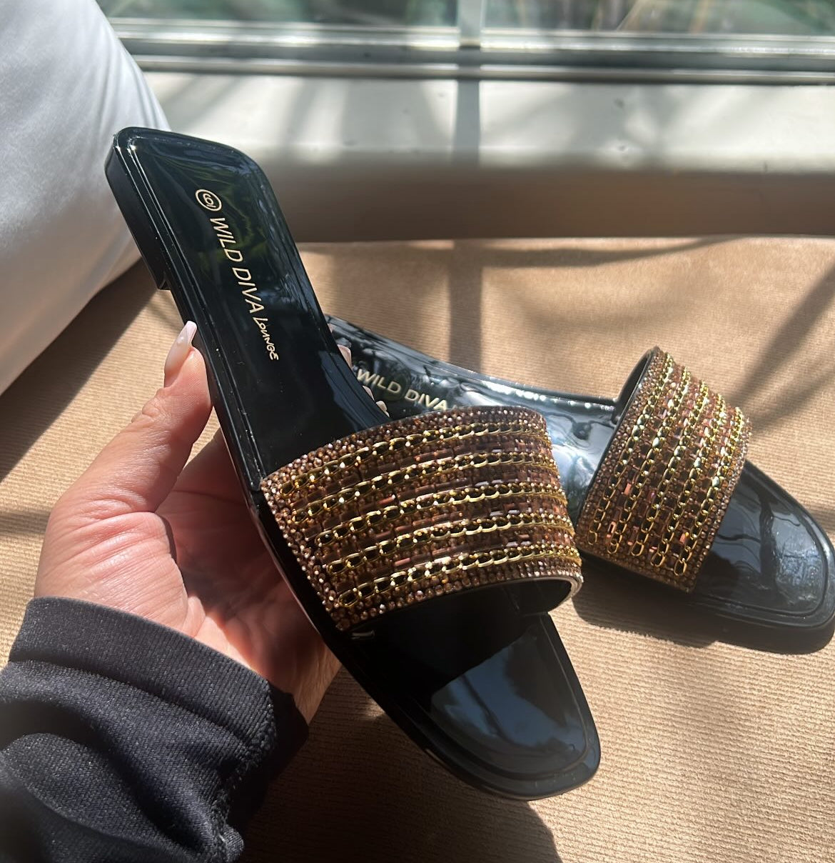 VICTORIA SANDALS - BLACK