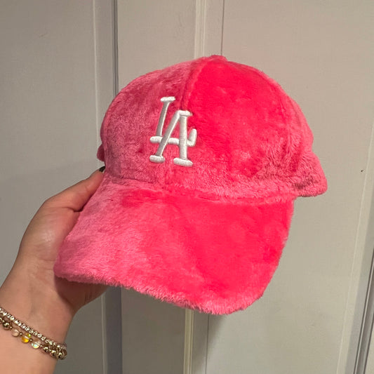 LA FUZZY CAP - PINK