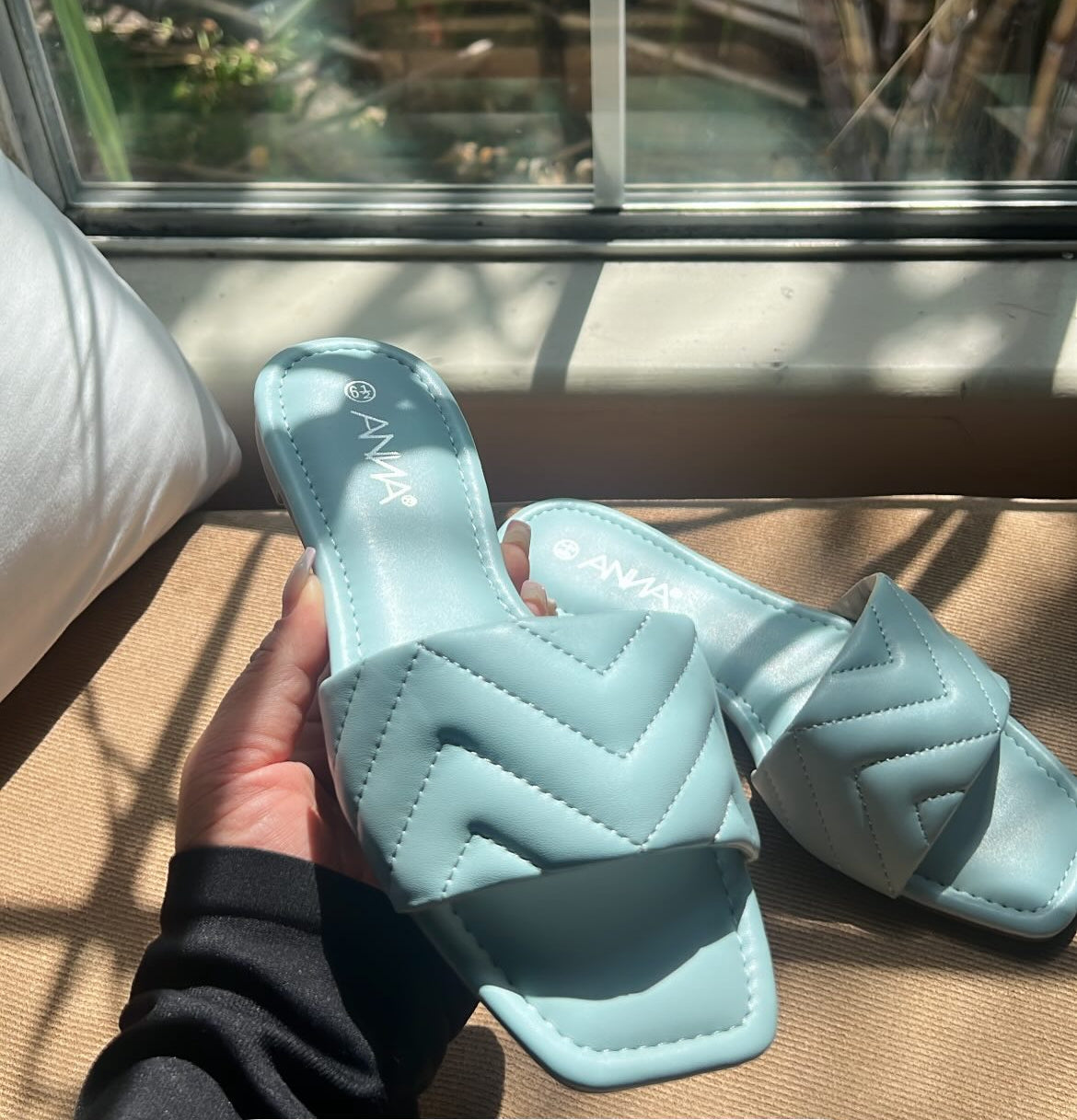 ARIANA SANDALS - BABY BLUE